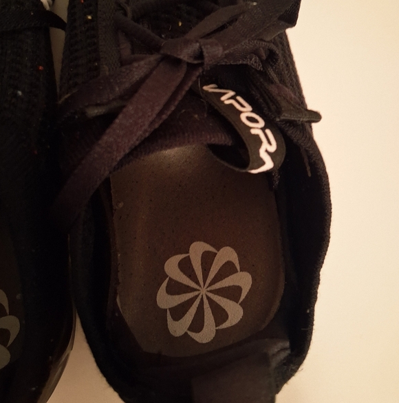 Nike Vapormax - Picture 8 of 12